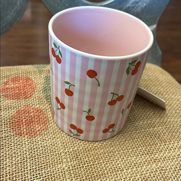 Austin & Ash cherry mug - Picture 2 of 7